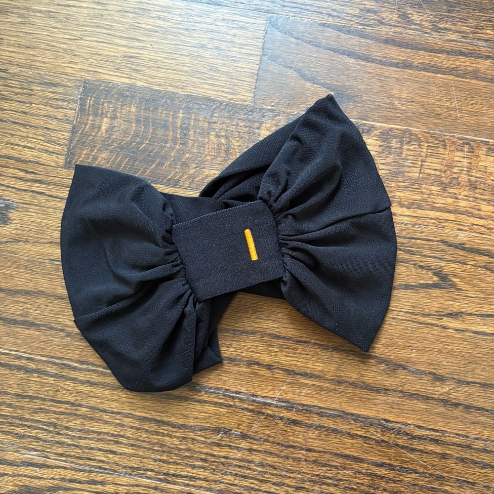 Lucy Women’s Workout Black Bow Headband